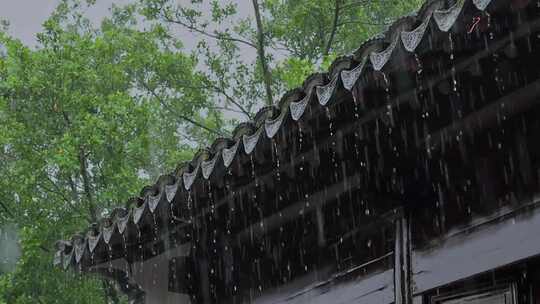 中式建筑屋檐雨滴雨天古风意境