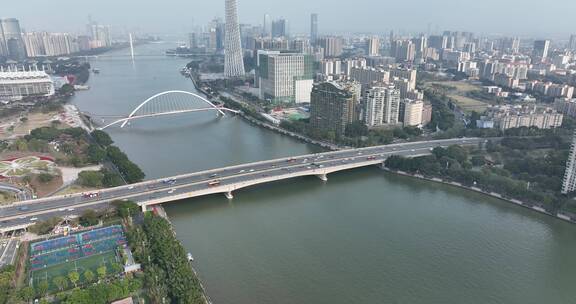广州大桥城市交通车流