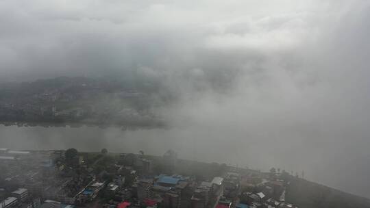 航拍耒阳市区云雾