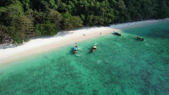 泰国甲米皮皮岛猴子海滩鸟瞰图