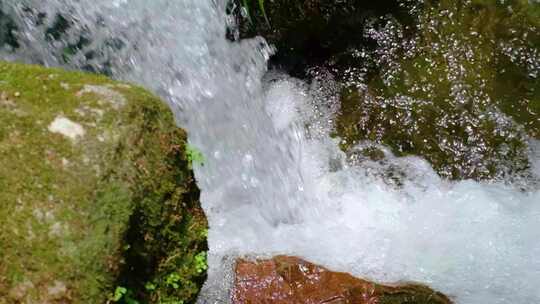 河边流水河流河水小溪山泉泉水水流升格美景