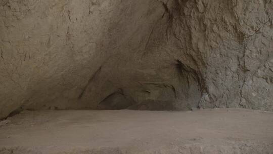 走进古人类洞穴LOG视频素材
