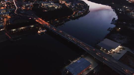 航拍黄昏时分的城市视频素材模板下载