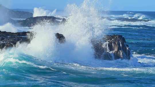 震撼大海海浪白色浪花翻滚