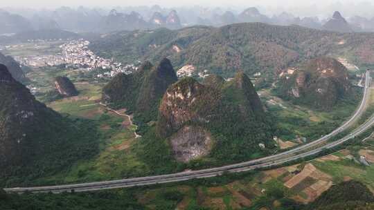 航拍广西高速公路