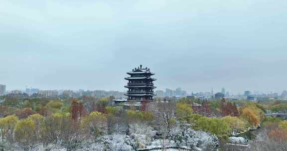 济南大明湖公园雪景航拍        荐