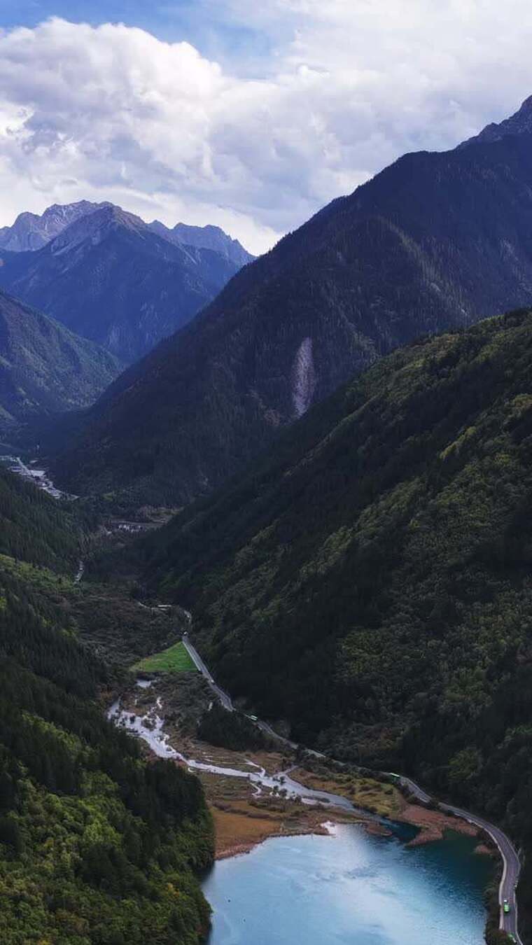四川阿坝九寨沟秋色秋景航拍实拍