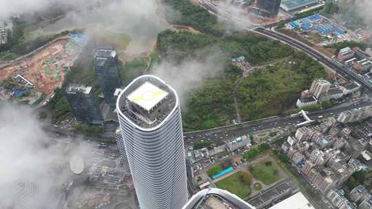 深圳龙岗区坂田星河双子塔平流雾云海