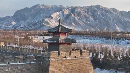 7倍鸡鸣驿角楼带雪山渐远