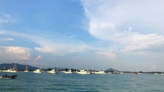 泰国普吉岛海边游艇