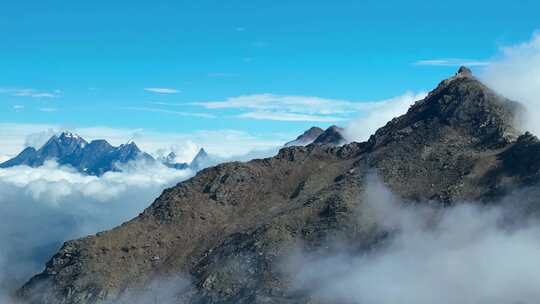 航拍四川阿坝小金巴朗山垭口云海群山风光视频素材模板下载