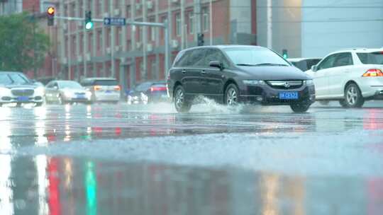 下雨城市升格唯美写意空镜