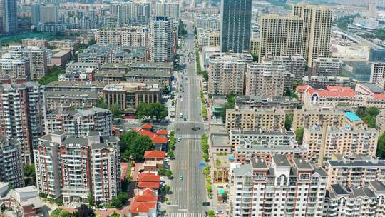 大连东联路交通车流城市高楼