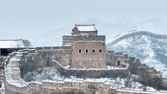 冬季雪后无人机视角下的中国长城