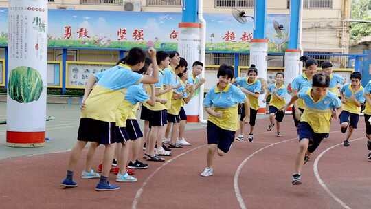 跑步摔倒重新站起来