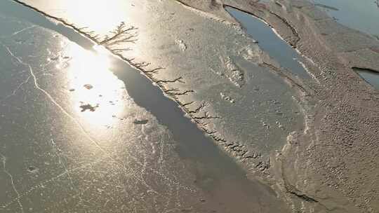 航拍夏季干旱的黄河河道泥沙滩涂