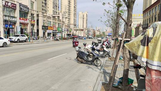 疫情小区核酸检查路上行人车辆门店