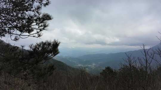 湖南炎陵酃峰山腰处延时摄影