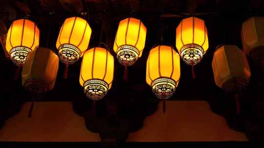 中式古典灯笼悬挂特写