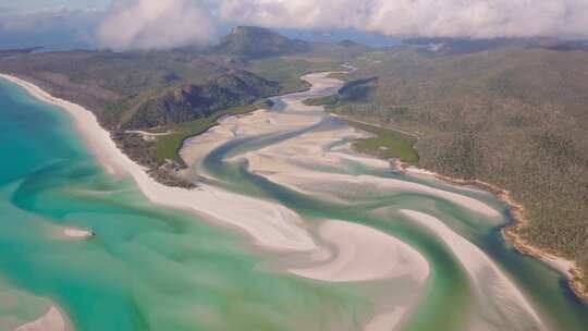 澳大利亚昆士兰州圣灵岛的鸟瞰图。