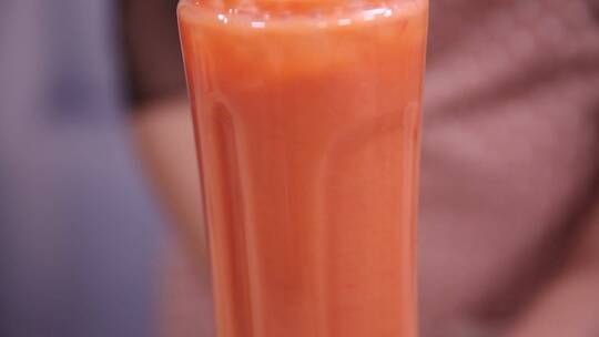 妈妈榨汁胡萝卜番茄汁 (1)
