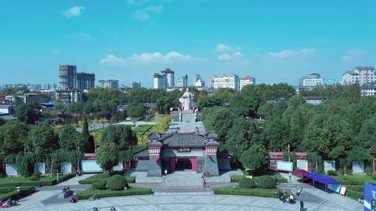 陕西汉中汉台区拜将坛大景航拍前进