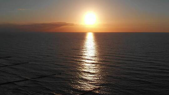 海上夕阳日落-金色海面视频素材模板下载