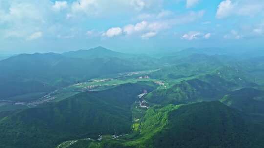 东北辽宁本溪老边沟夏季山谷航拍