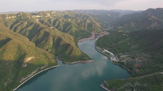 山东青州泰和山风景区夏季群山风光航拍