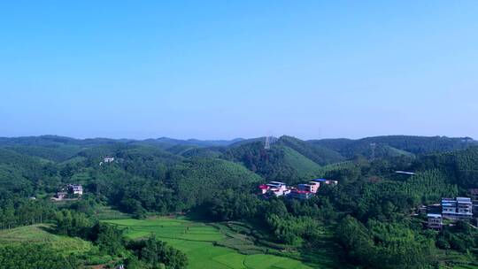 南方丘陵群山乡村田野绿色山林自然风景航拍