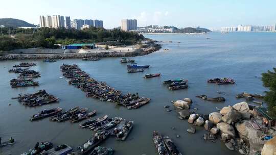 海边渔船港湾航拍