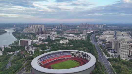 大型体育场鸟瞰全景及周边城市风光