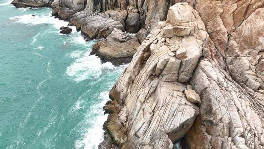 原始海岸线悬崖绝壁