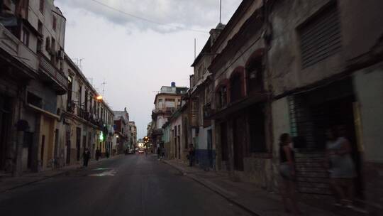 古巴哈瓦那街道车上地拍