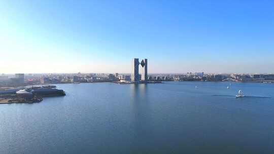 上海临港新片区滴水湖风景全景