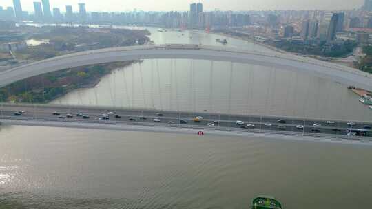 上海市黄浦区鲁班路立交桥卢浦大桥车辆车流