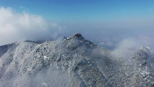 安徽绩溪家朋饭甑尖雪景-皖浙天路