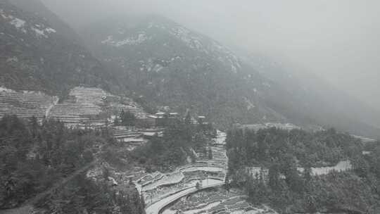 下雪村庄 冬天下雪