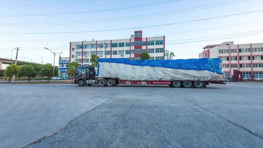 驾车乘车行驶在江西九江城区道路延时