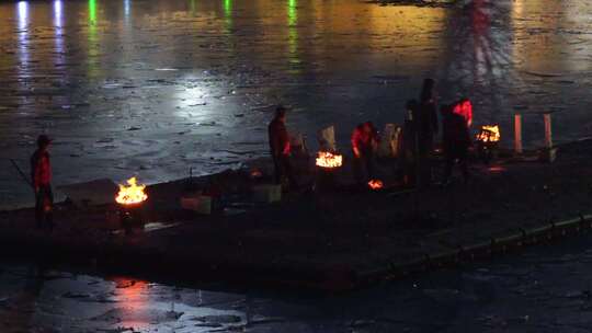 打铁花 传统表演 传统文化 节日气氛 夜景