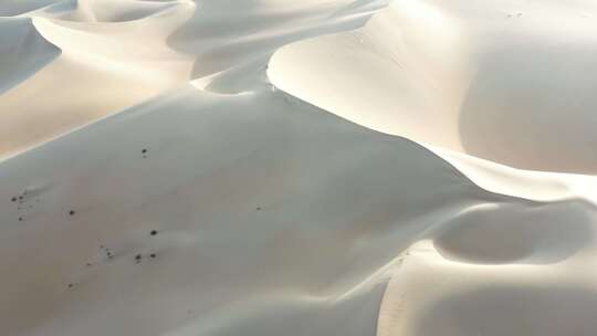 新疆大片沙漠沙丘