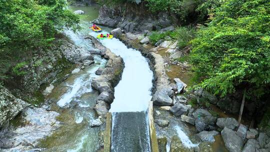 漂流激流勇进山峡谷激情航拍打水仗橡皮筏艇