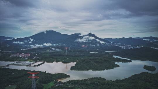 航拍延时深圳龙岗看雨后梧桐山风云变幻