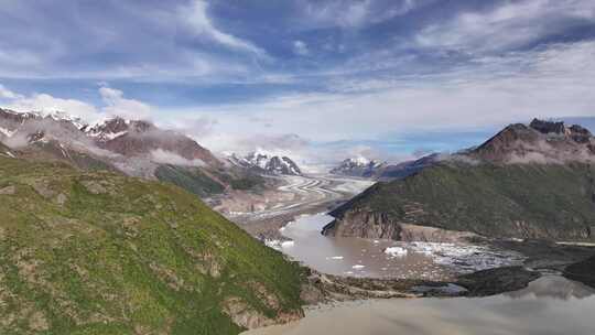 来古冰川风景区清晨航拍