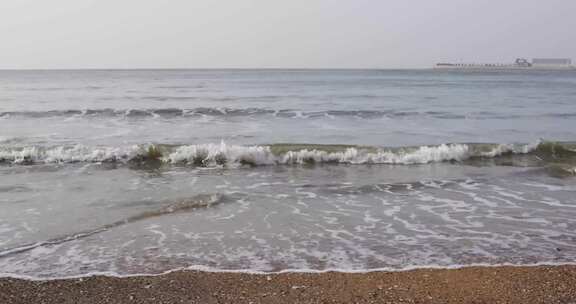 海岸线浪潮澎湃