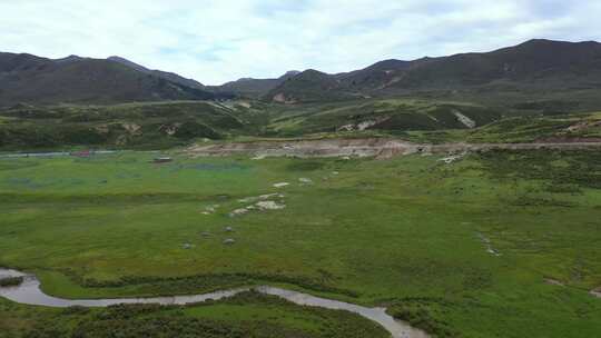 西藏建筑群寺庙318国道自然风景航拍云海