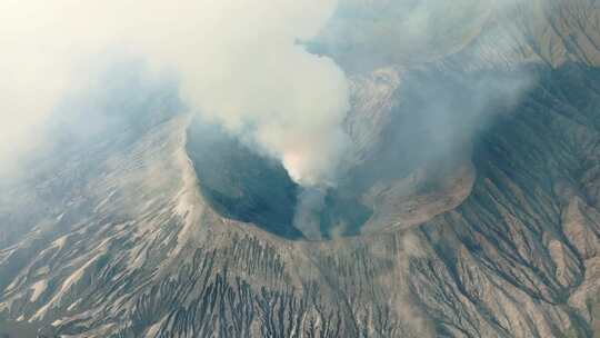 航拍Bromo火山云海视频素材模板下载