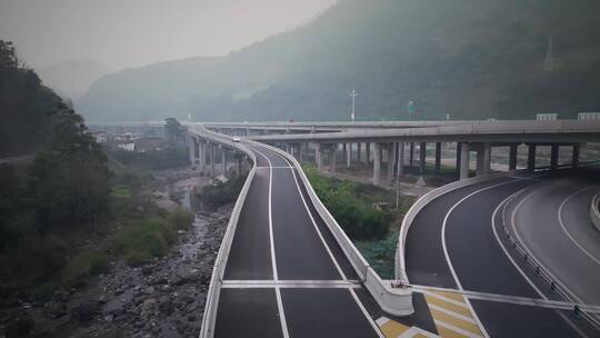 在建公路航拍大山高速公路