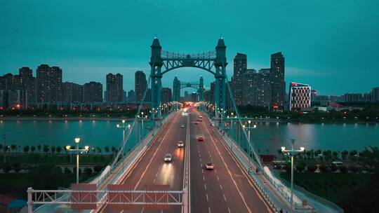 武汉古田桥，平视直推上升镜头