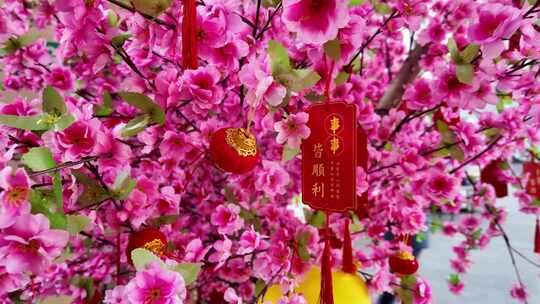 装饰桃花树挂饰特写